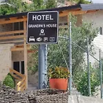 Grandpa's House Hotel