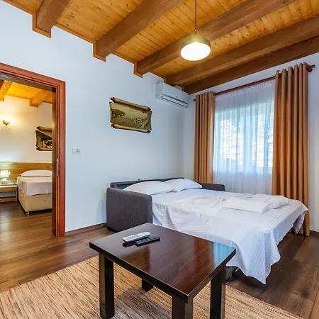 Ξενοδοχείο Grandpa's House Bahçallëk