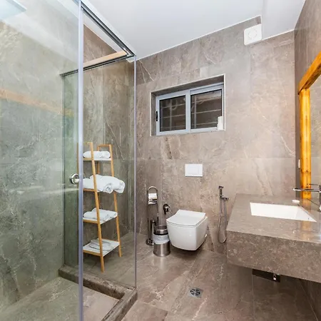 Grandpa's House * Bahçallëk