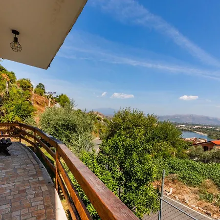 מלון Grandpa's House Bahçallëk