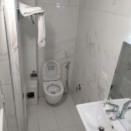 Grandpa's House Bahçallëk