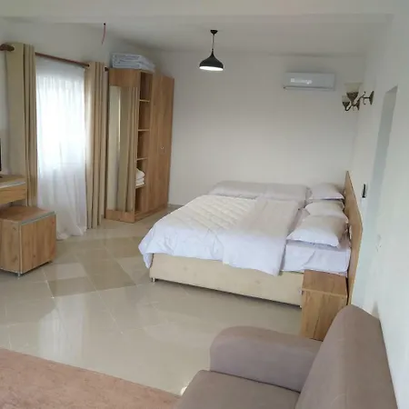 Grandpa's House Ξενοδοχείο Bahçallëk