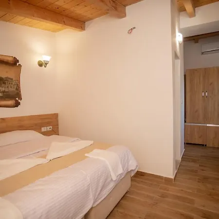 Grandpa's House Bahçallëk