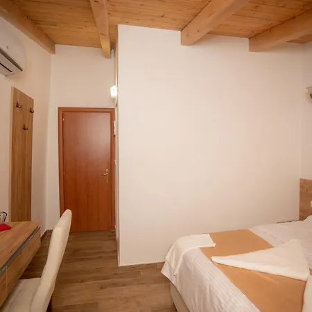 Grandpa's House Ξενοδοχείο Bahçallëk