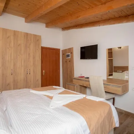 Grandpa's House Bahçallëk