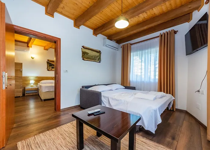 Hotel Grandpa's House Bahçallëk