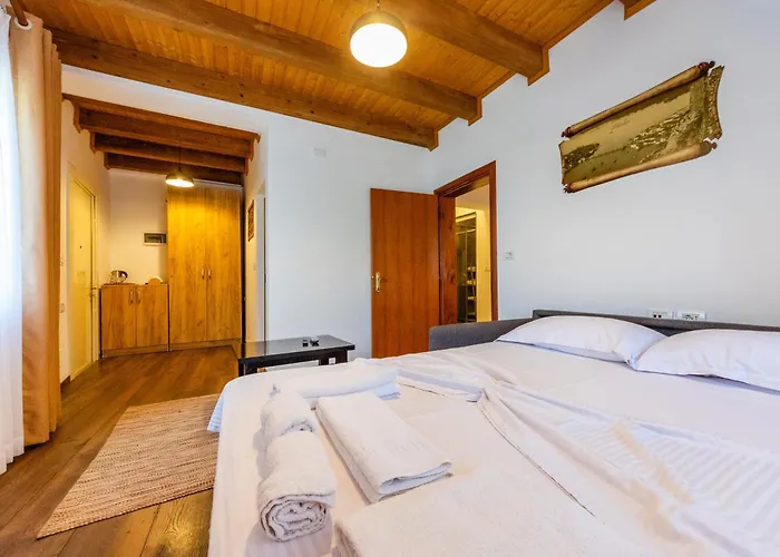 Grandpa's House Bahçallëk