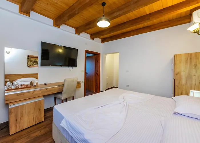 Grandpa's House Hotel Bahçallëk